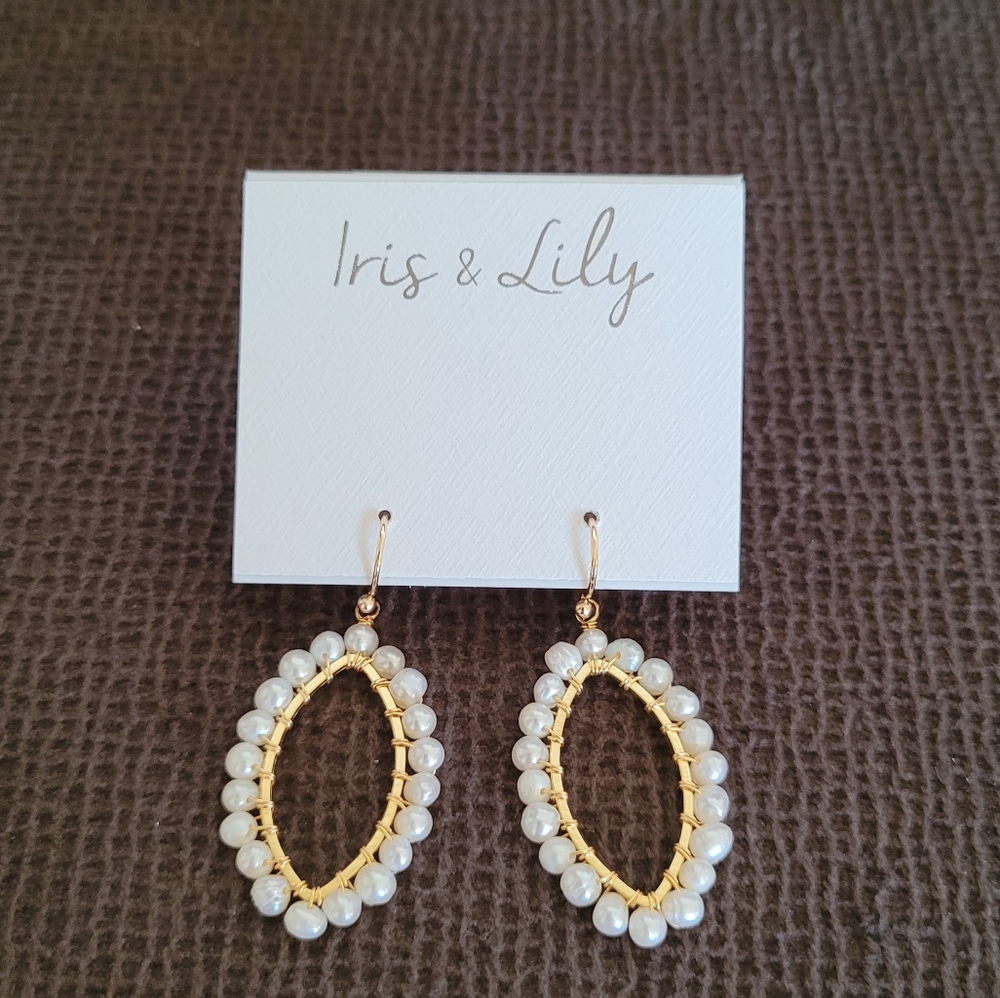 Iris & Lily Freshwater Pearls Earrings